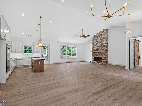 4th image of 1416 Morgan Rd
