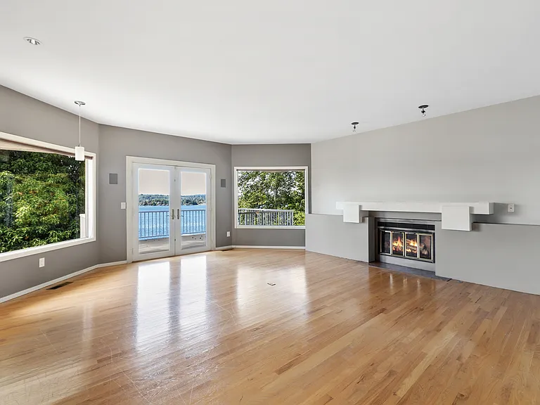 7705 W Mercer Way — Photo 13