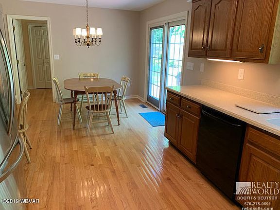 5th image of 3005 Mountain Cres