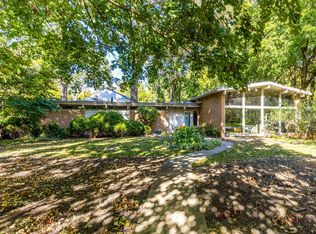 52 Wiltshire Dr, Lincolnshire, IL
