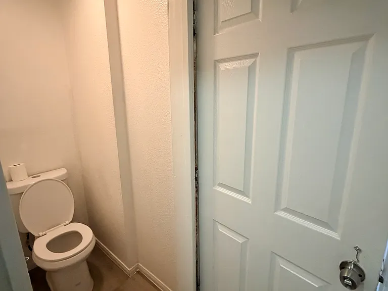 2120 N Sierra Way — Photo 6