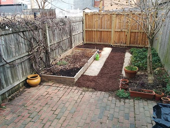 Private backyard (NOTE: The yard patio will be re-paved in October.)