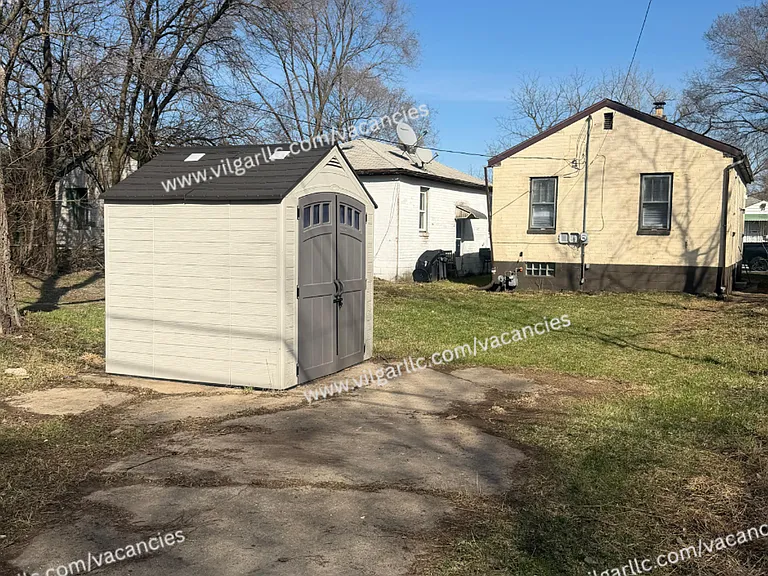 2476 Pennsylvania St — Photo 2