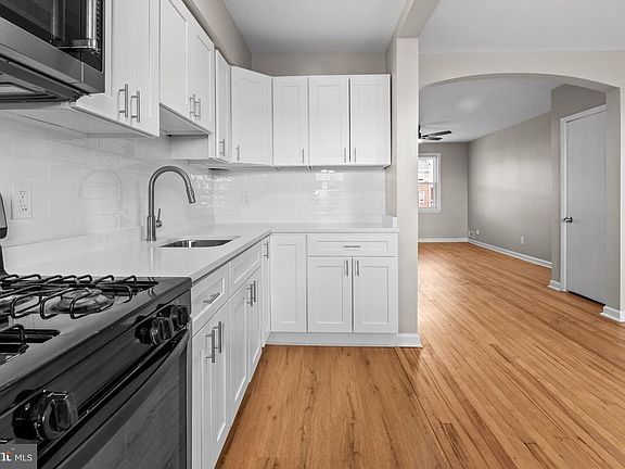 3rd image of 6929 Bank St