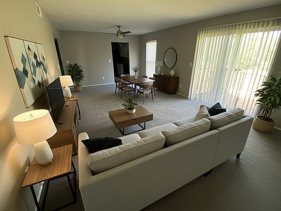 Living Room/Dining Room