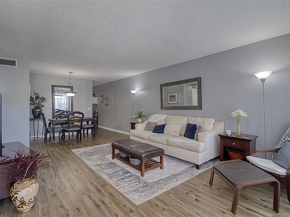 5th image of 2436 Rhodesian Dr APT 32