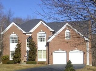 24 Raleigh Rd, Holliston, MA 01746