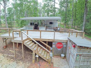 405 Meadows Ln, Townville, SC 29689