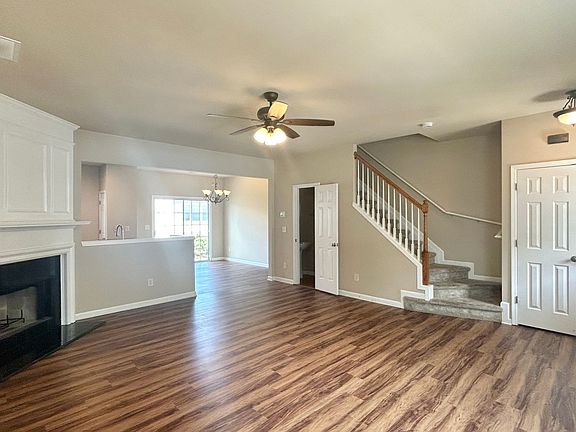 5th image of 933 Prestwyck Ct
