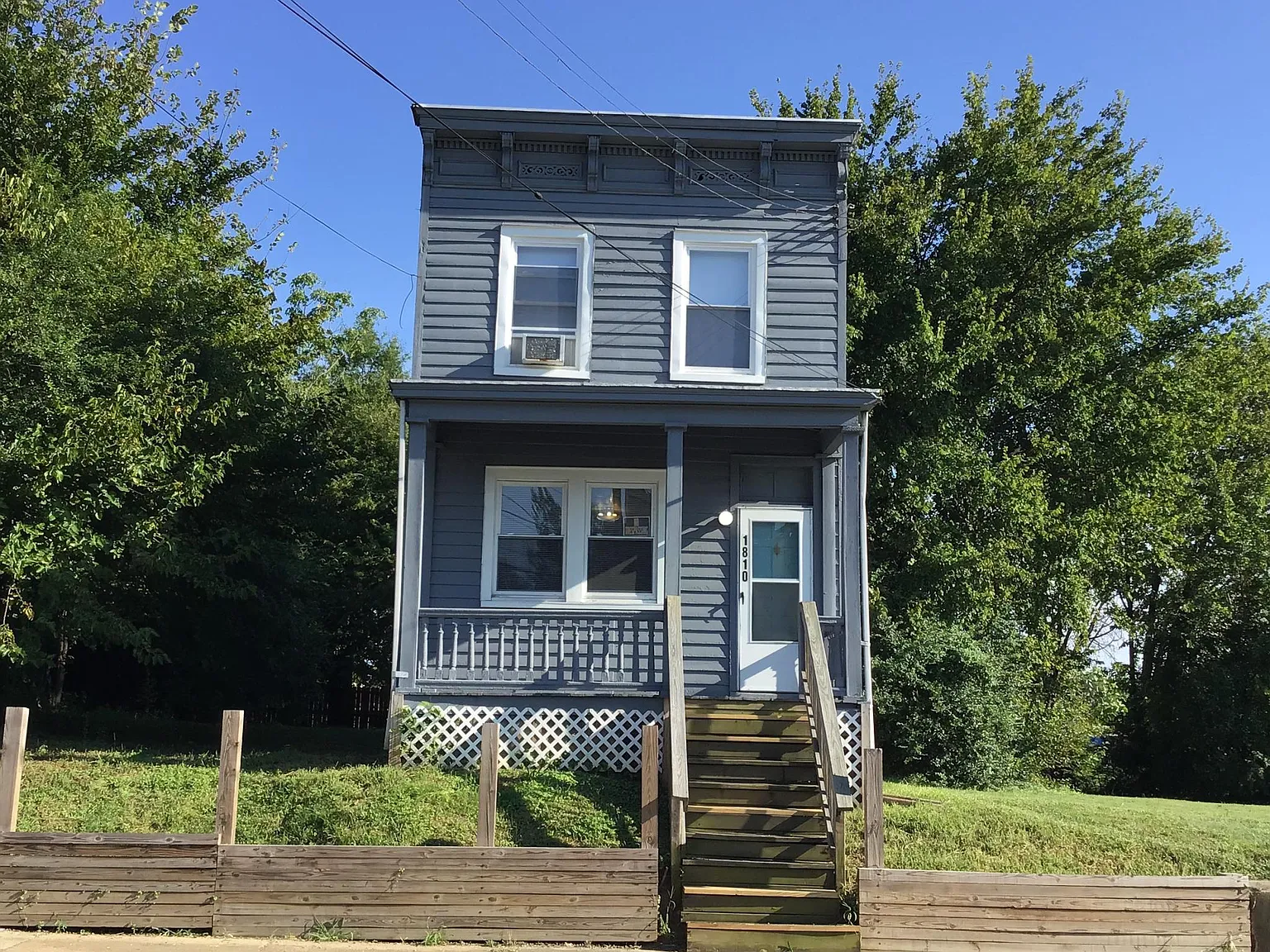 1810 Bainbridge St — Photo 2