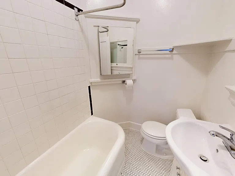 925 Geary Street — Photo 6