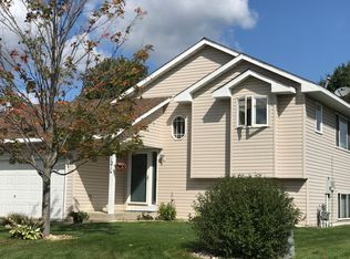 2121 Cattail Way, Hudson, WI 54016