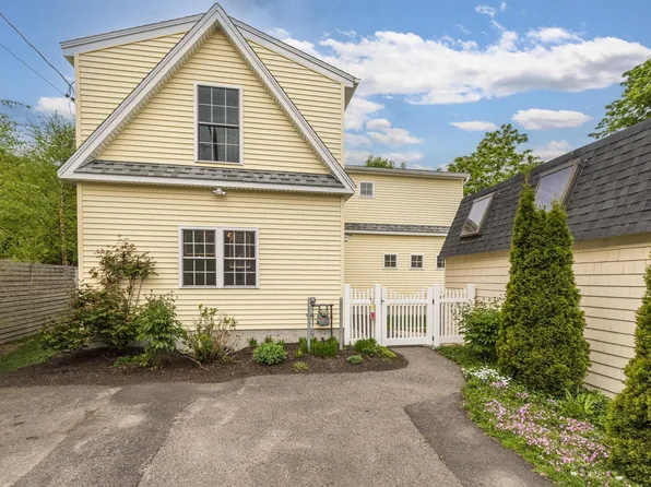 220 Union Street, Portsmouth, NH 03801