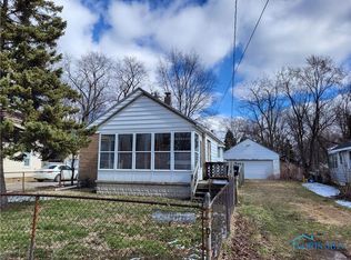 1001 Patchen Rd, Oregon, OH 43616