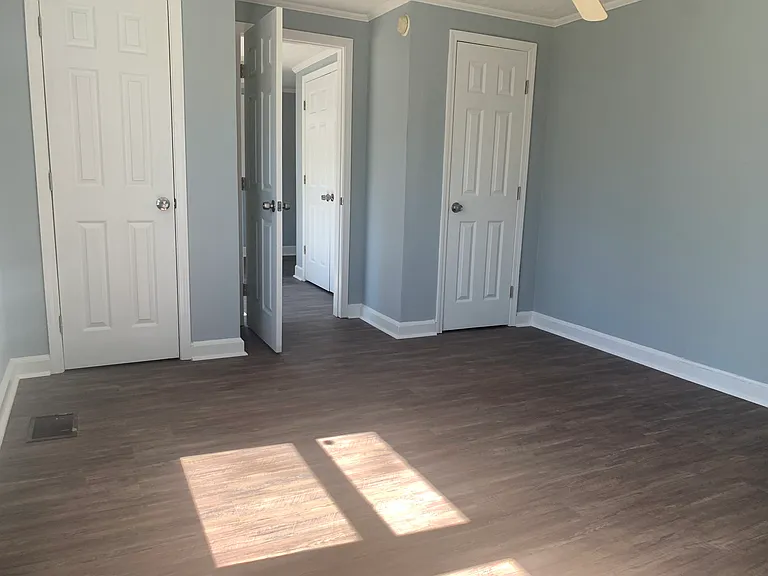 2056 Midway St — Photo 7