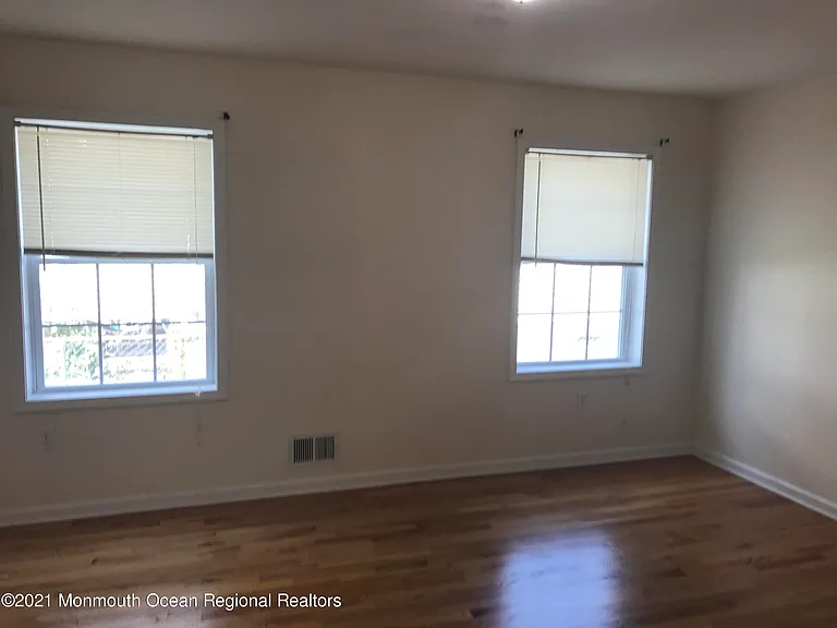 112 Morris Ave #B — Photo 10