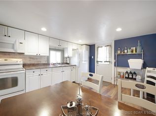 174 Randys Rd, Sunrise Beach, MO 65079