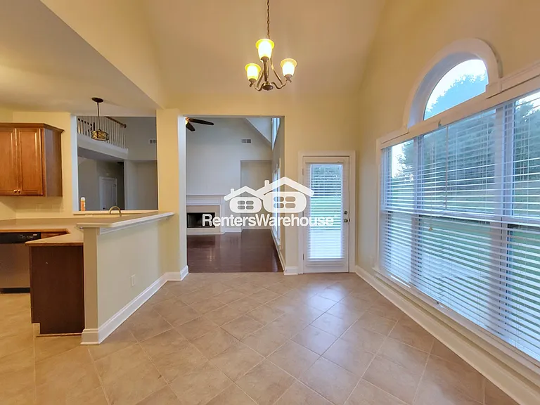 1025 Rowanshyre Cir — Photo 12