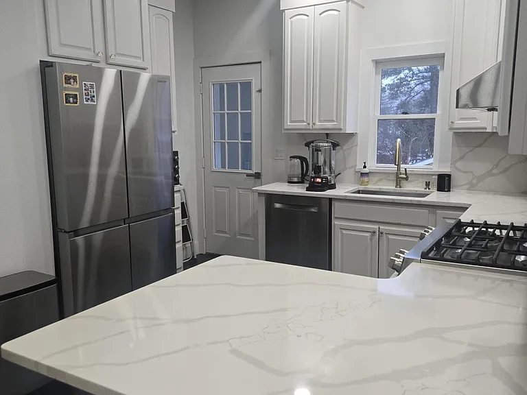 486 W Lincoln Ave — Photo 6