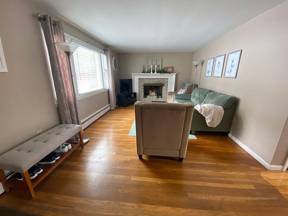 1st image of 22 Sherwood Hill Dr