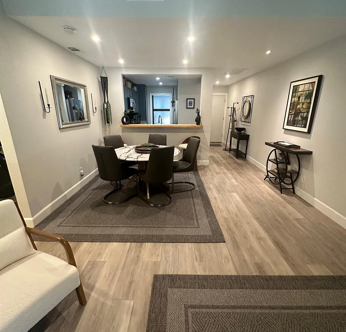 1 bed, 937 sqft, $1,950 — Photo 2