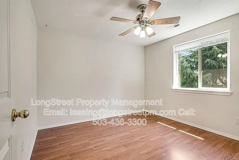332 NE Carmen Pl — Photo 23