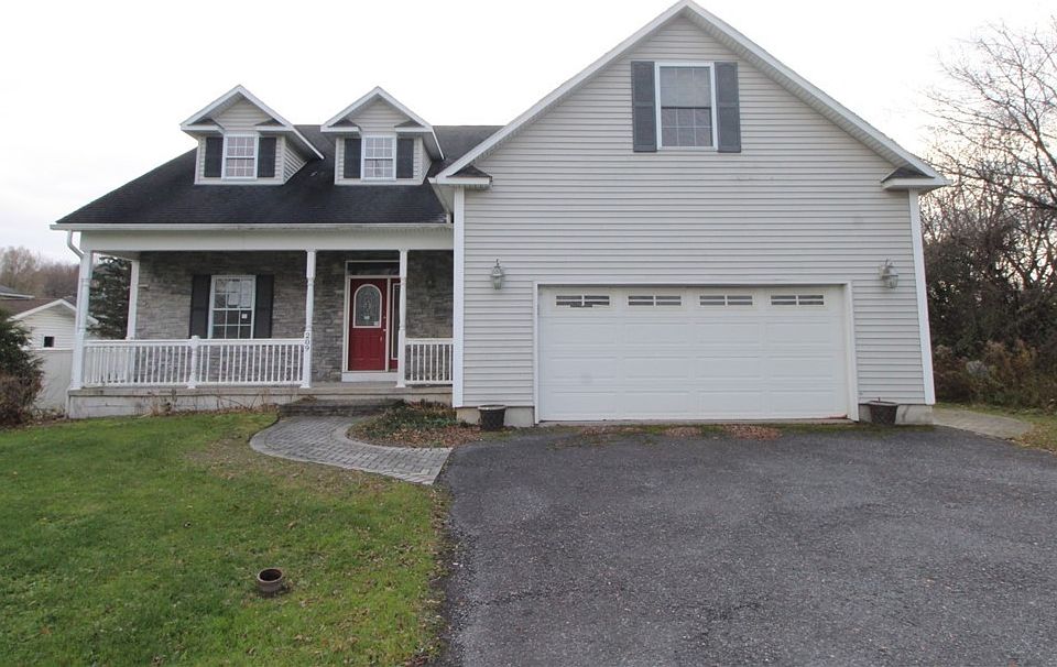 1st image of 209 Sanderson Dr