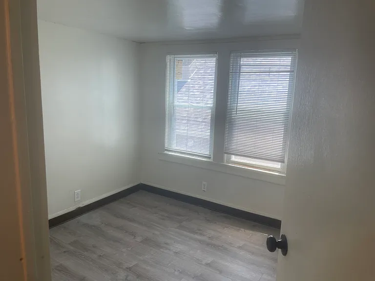 7541 S Rhodes Ave — Photo 13