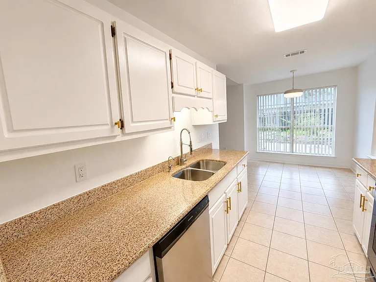 315 Mirabelle Dr — Photo 2