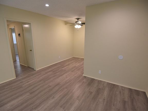 5th image of 2727 Montrose Ave #6