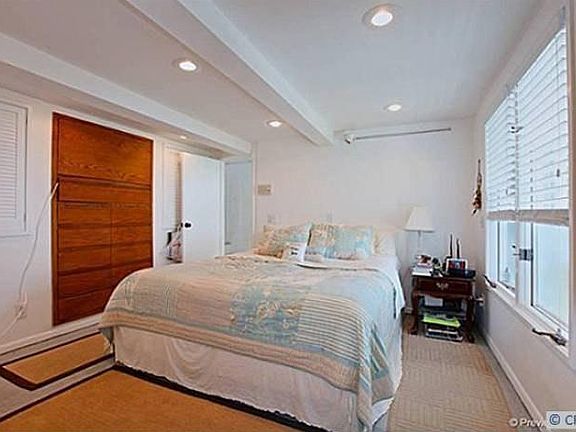 Bedroom on the first floo