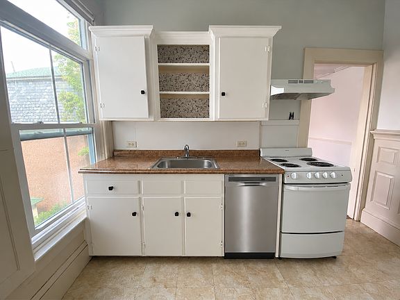 4th image of 31 Merrimack St APT 3