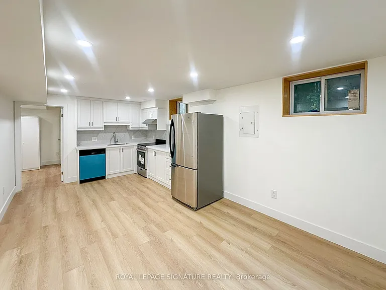 27 Millen Ave #A102 — Photo 8