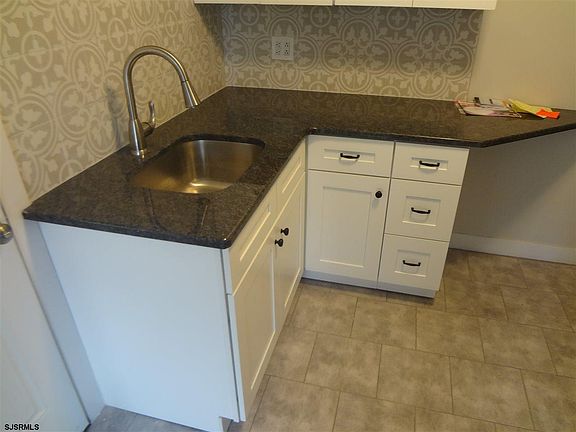 3rd image of 521A E Brook Ln