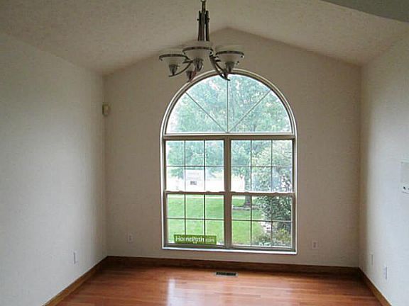 3rd image of 576 River Pebble Dr
