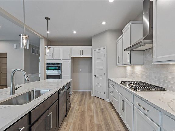 5th image of 2875 Shadbark Ln