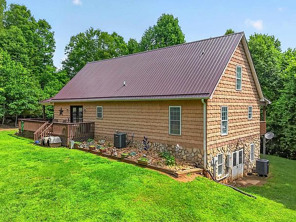 19th image of 1313 Grinders Mill Rd