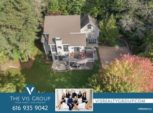 16628 Northwood Trl, Spring Lake, MI 49456