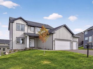 441 Mario Dr, Vadnais Heights, MN 55127