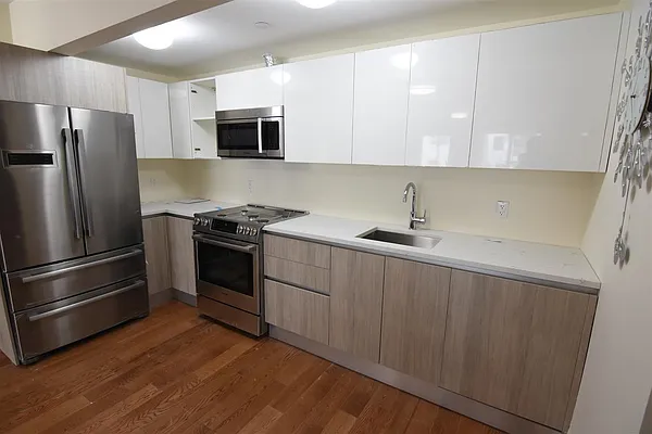 Sold by Web Realty Group Inc | media 4