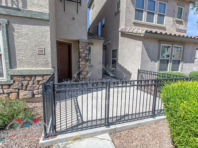 2218 N 77th Dr — Photo 5