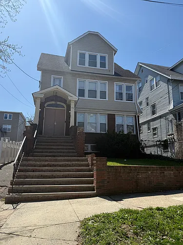 190 Keer Ave #3 Photo 1