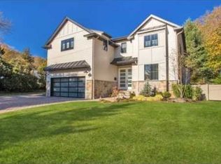 39 Chestnut St, Cresskill, NJ 07626