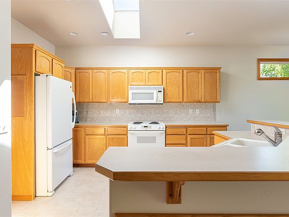 3rd image of 2714 E 62nd Ln