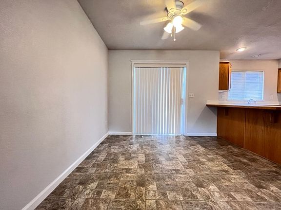 4th image of 3016 W Madison Ave