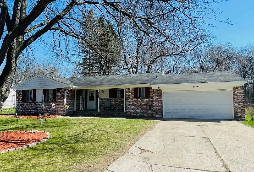 1066 Trotwood Ln photo 1
