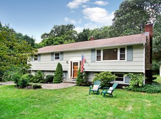 18 Puritan Ln, Madison, CT 06443