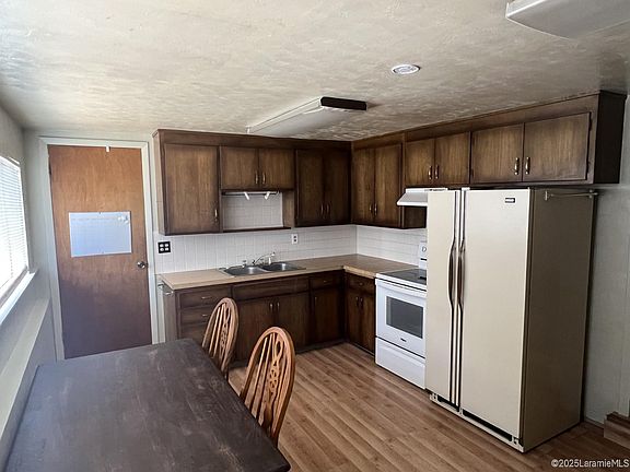 4th image of 715 Mill St