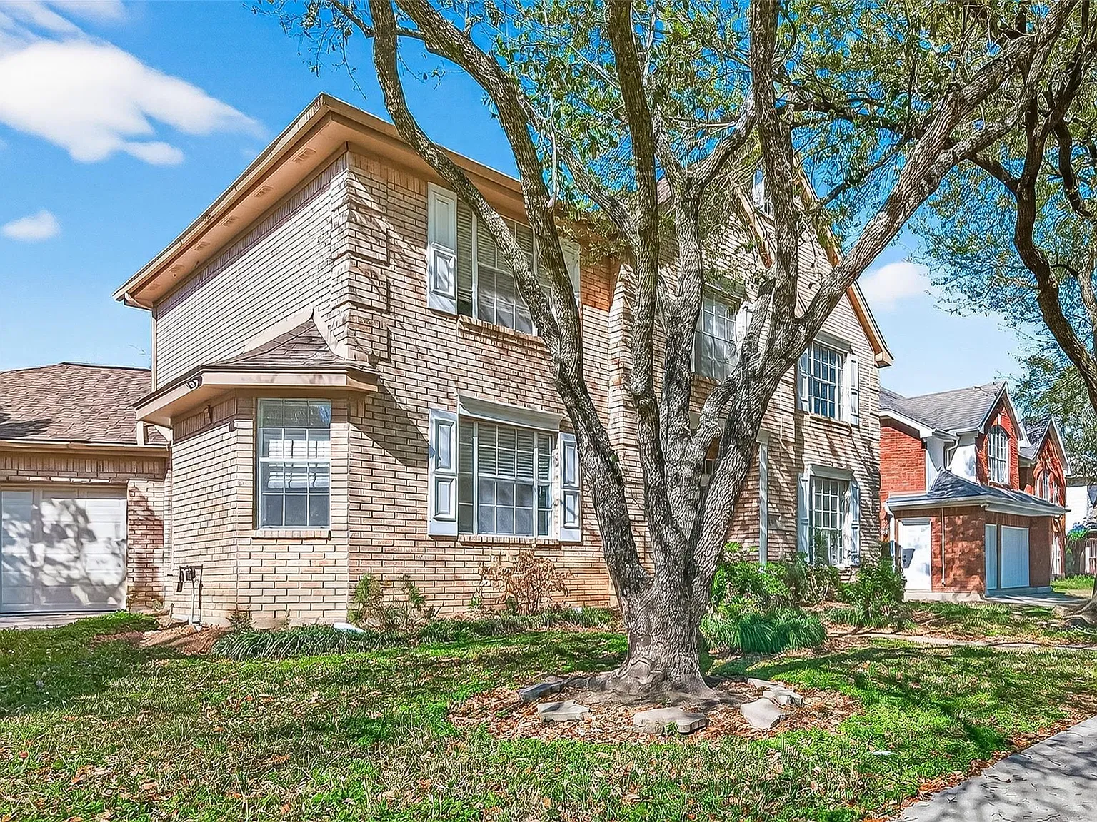 4 bed, 3.5 bath, 3384 sqft, $3,300 — Photo 3
