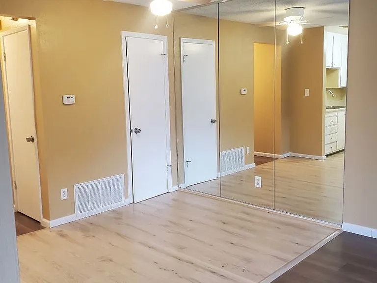 9504 Emerald Park Dr #4 — Photo 8